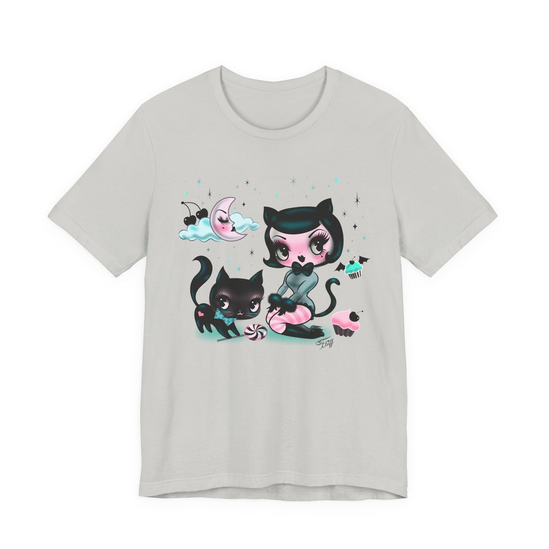 Kitten Doll with Cupcakes • Unisex Tee