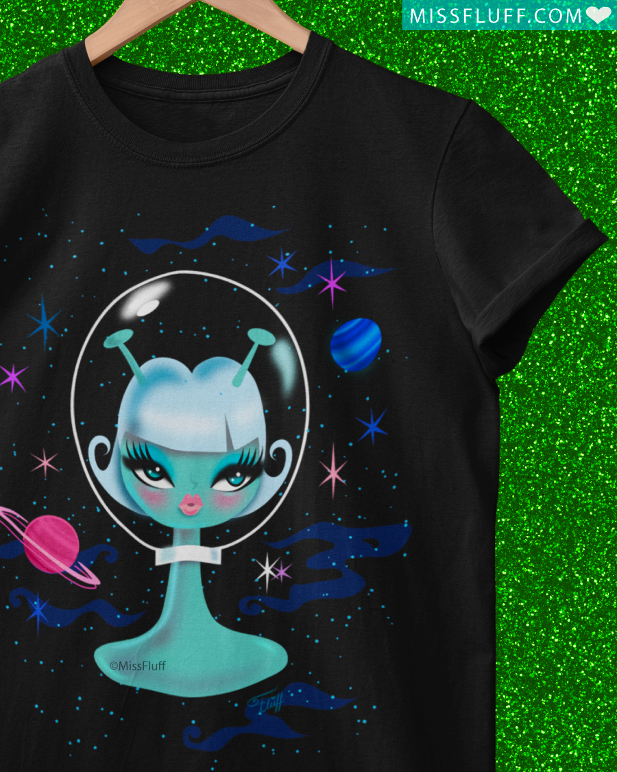 Alien Girl • Women's Relaxed Fit T-Shirt