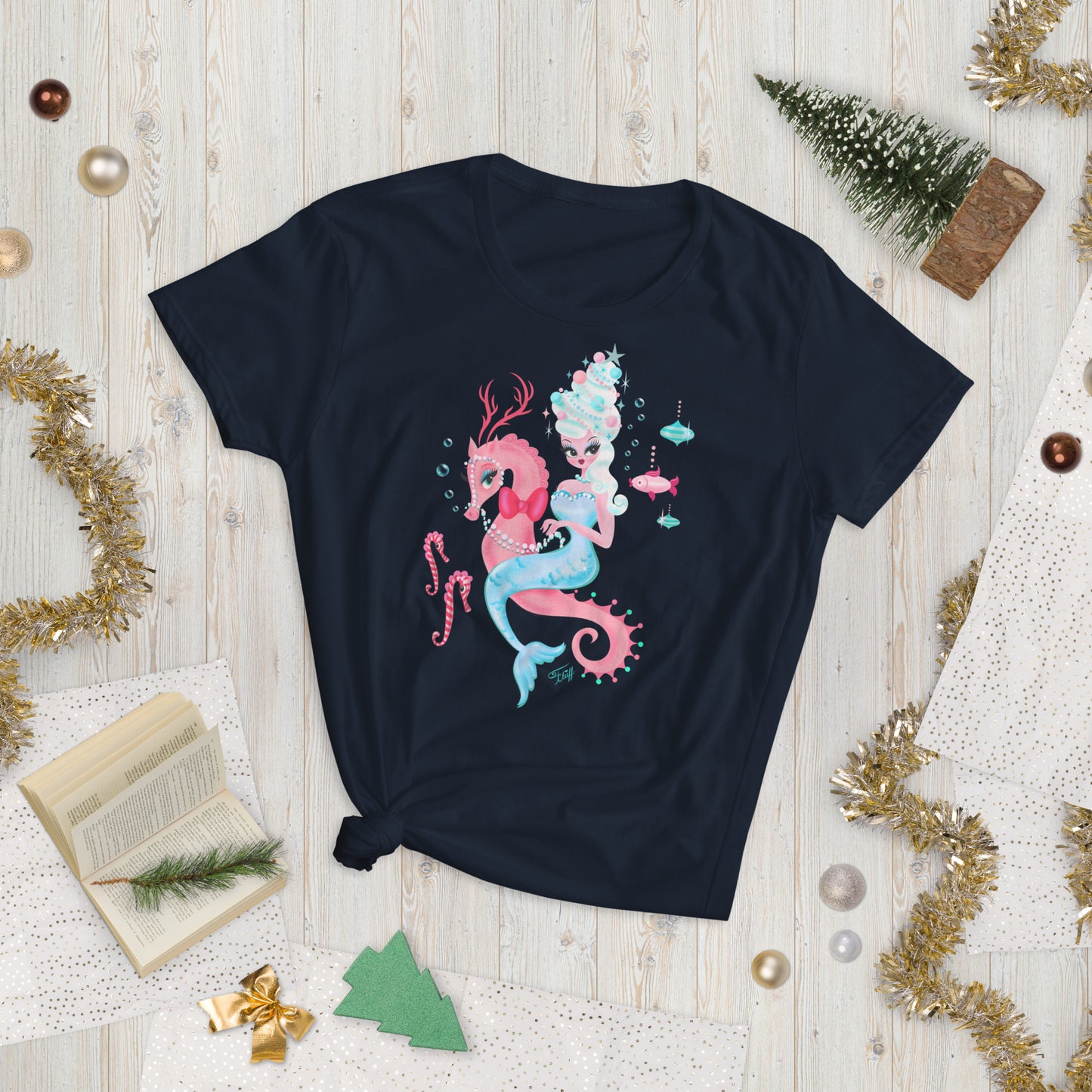 Christmas Mermaid • Women's Relaxed Fit T-Shirt